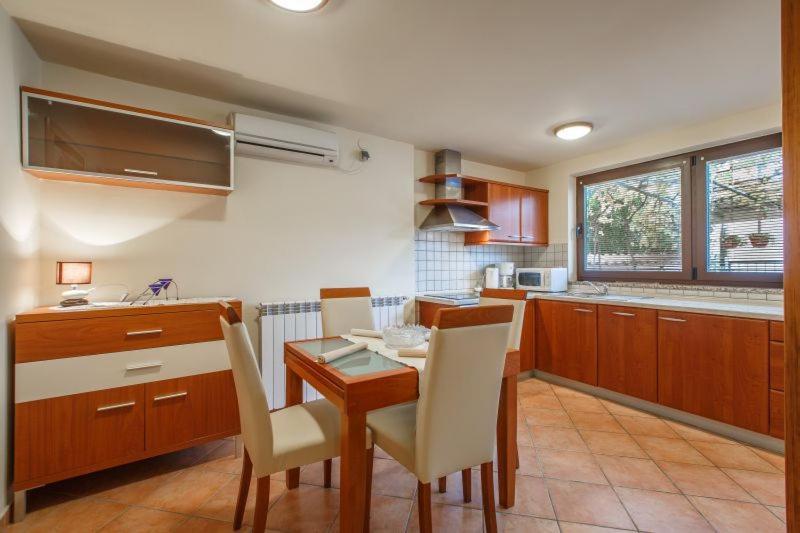 Apartmani Gilda Vrsar Extérieur photo