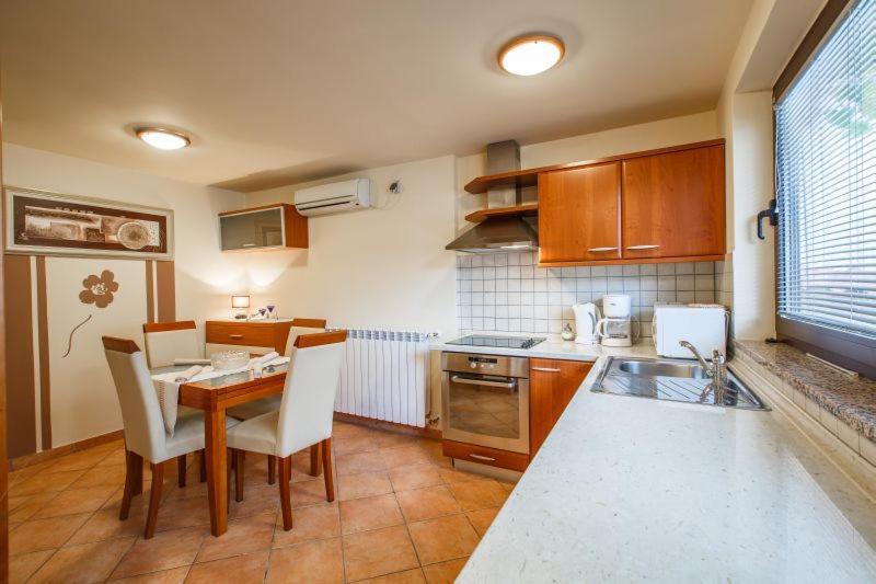 Apartmani Gilda Vrsar Extérieur photo